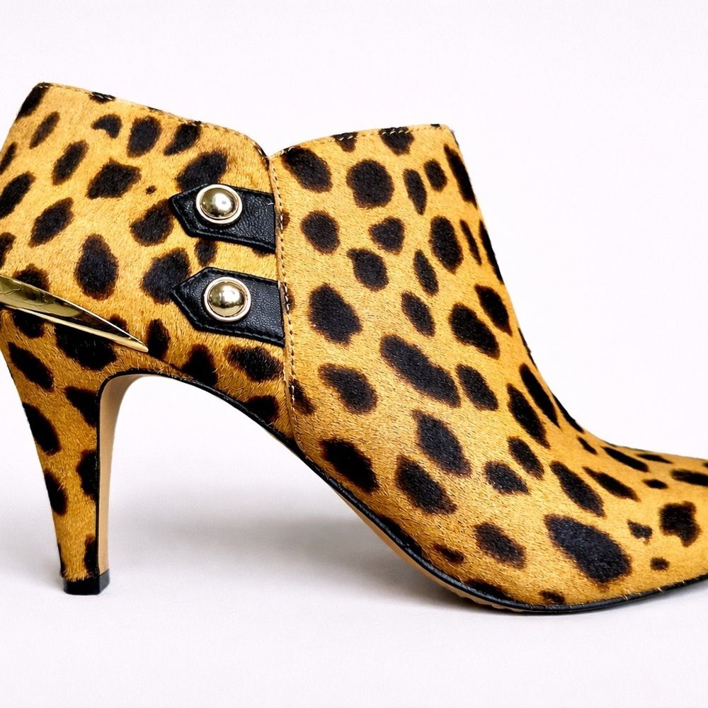 Vince Camuto Leopard Cow Hair Ankle Booties Womens 8.5 Heels Zip